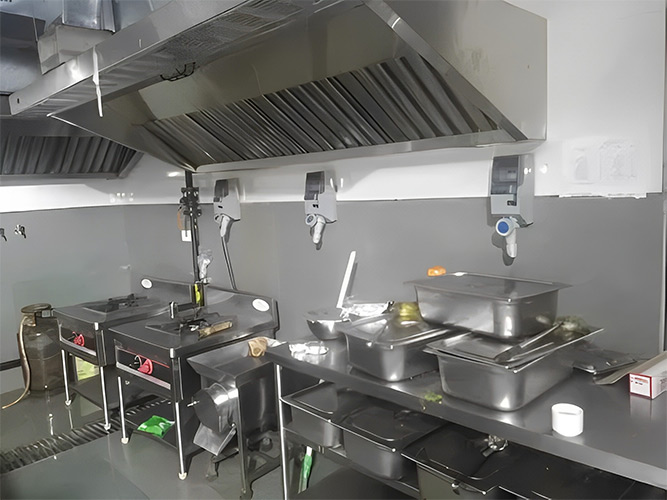 commercial kitchen setup in hotal