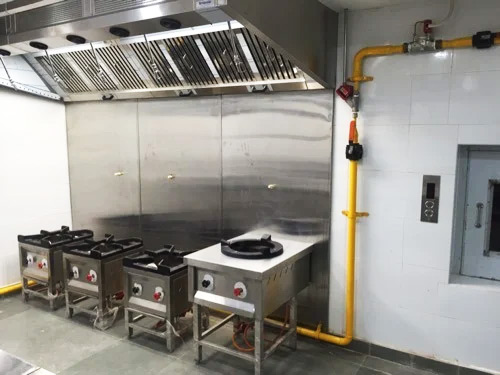 commercial kitchen equipment setup in hotels